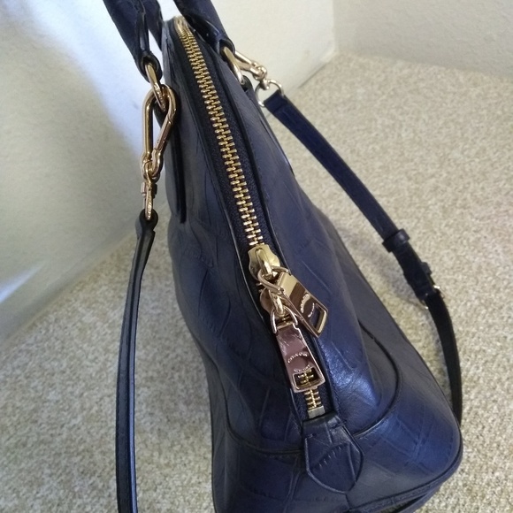 Coach Embossed Navy Blue Leather Bag - Picture 4 of 8